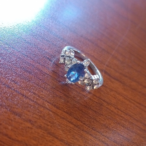 ♥️ 5 / $20 Silver and Deep Blue Gemstone Ring Size 7 💙 - Picture 11 of 12